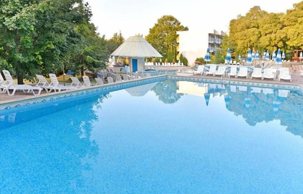 Hotel Orhidea Albena Extérieur photo