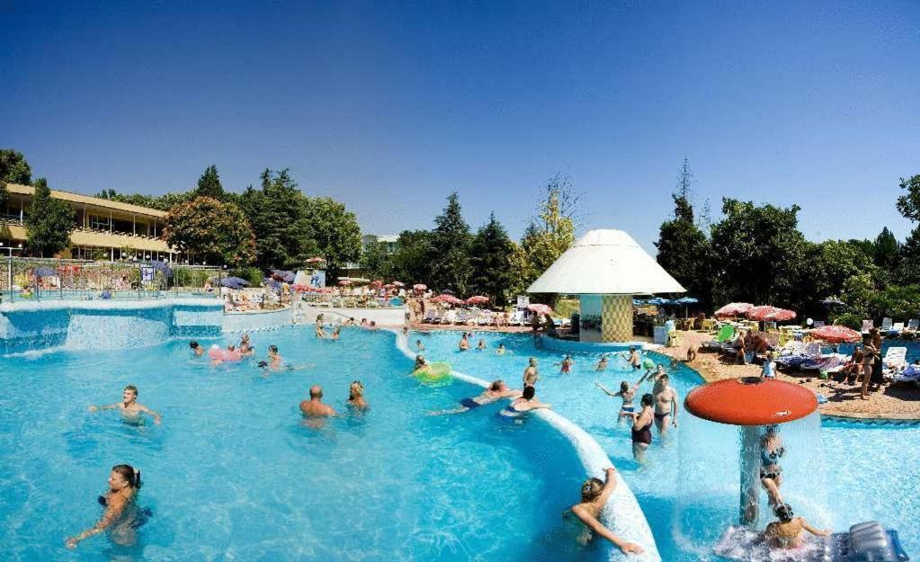 Hotel Orhidea Albena Extérieur photo
